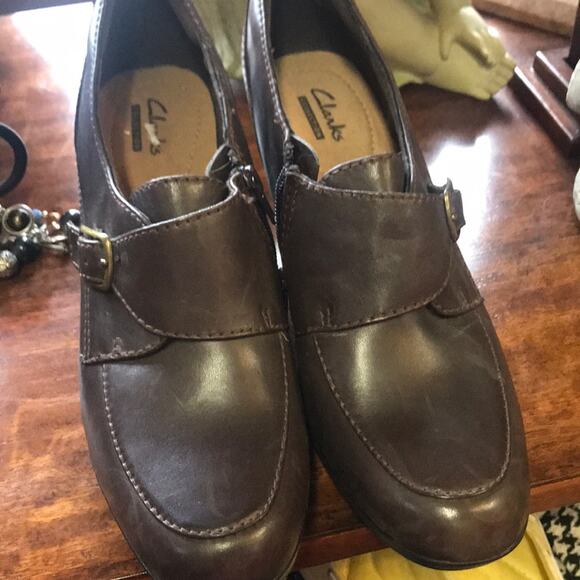 Clark’s shoes - Picture 1 of 8